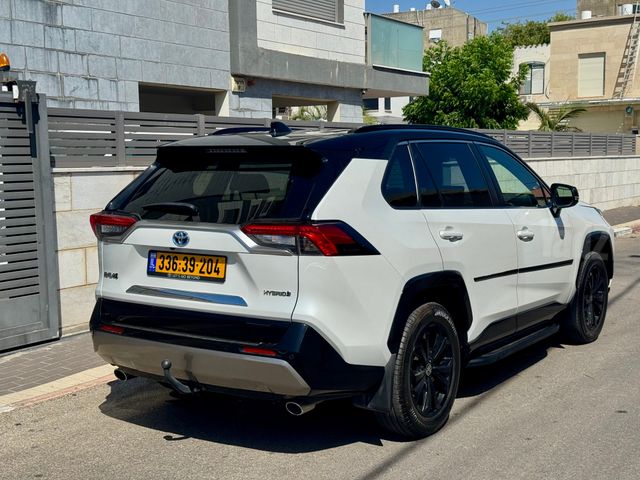 טויוטה RAV4