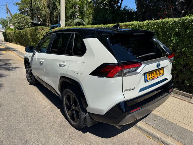 טויוטה RAV4