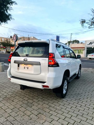 טויוטה לנד קרוזר