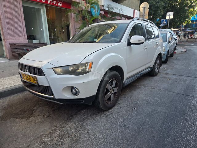 מיצובישי אאוטלנדר