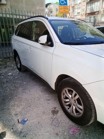 מיצובישי אאוטלנדר