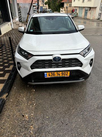 טויוטה RAV4