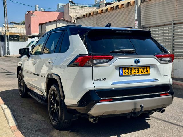 טויוטה RAV4