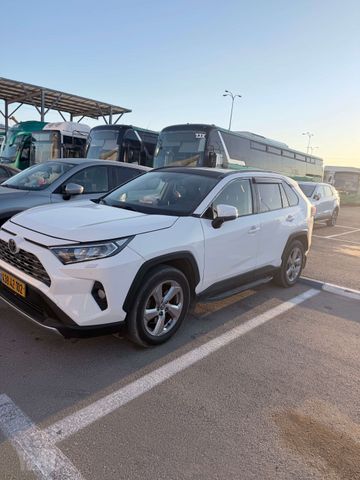 מודעת רכב טויוטה RAV4