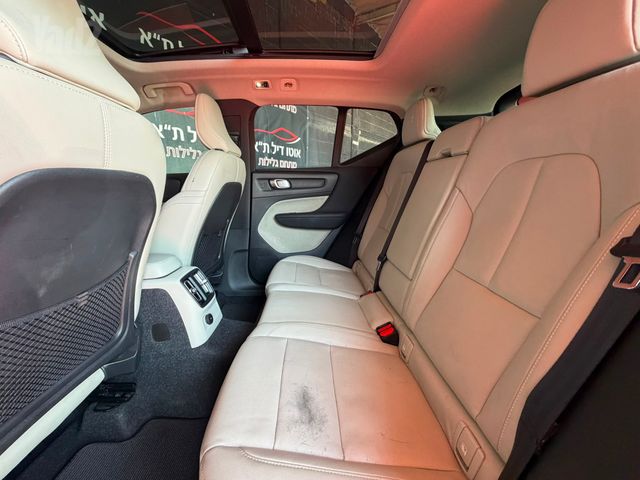 וולוו XC40