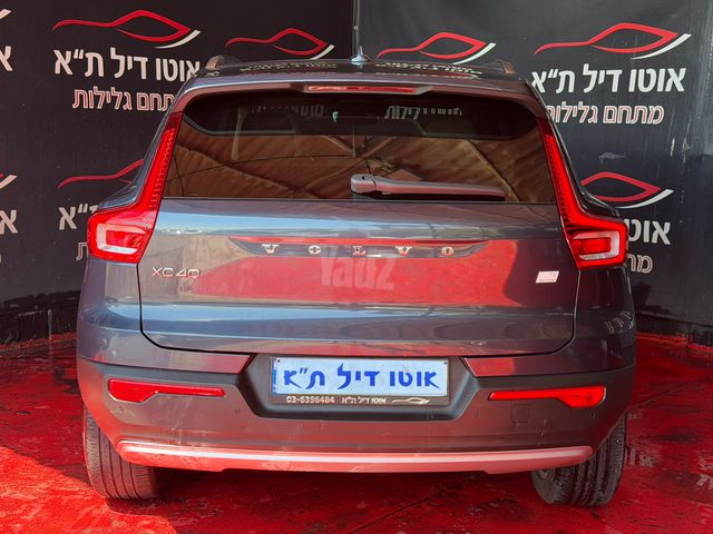 וולוו XC40
