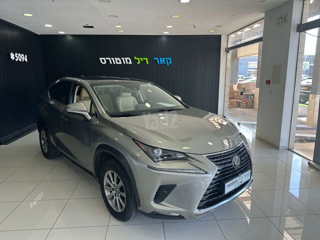 מודעת רכב לקסוס NX