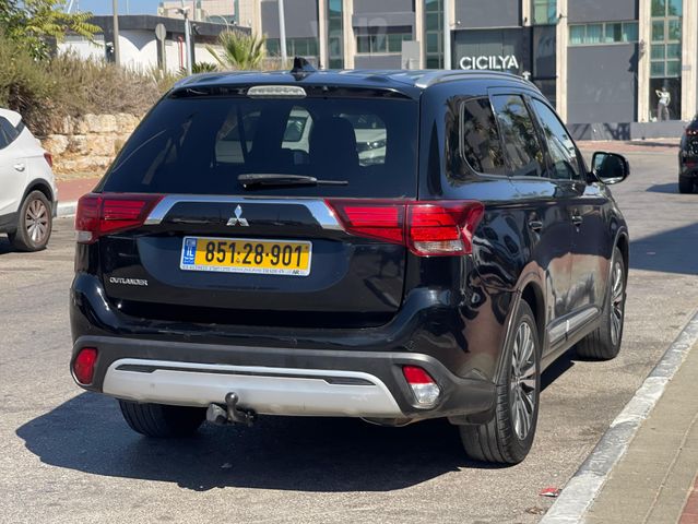 מיצובישי אאוטלנדר