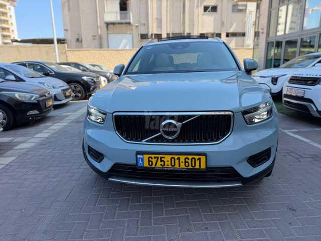 וולוו XC40