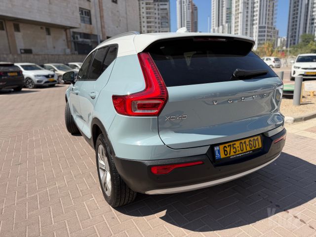 וולוו XC40