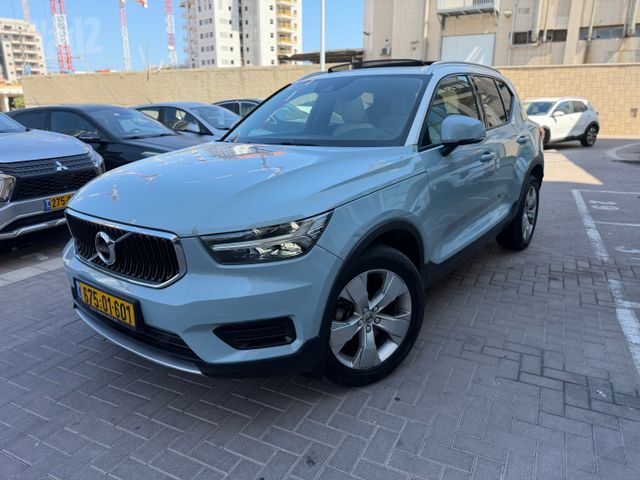 מודעת רכב וולוו XC40