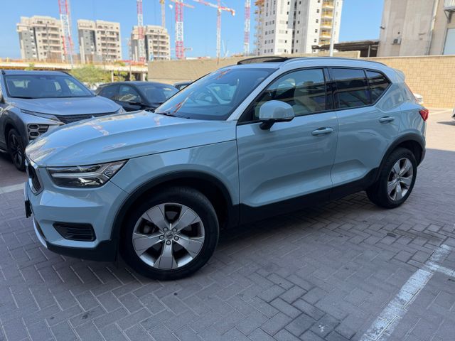 מודעת רכב וולוו XC40 2