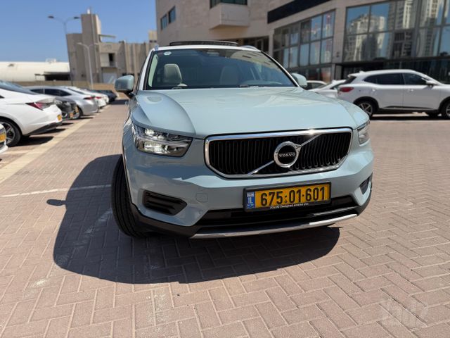 וולוו XC40
