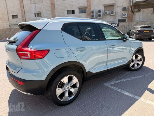 מודעת רכב וולוו XC40 1