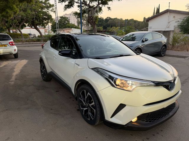 מודעת רכב טויוטה C-HR 2
