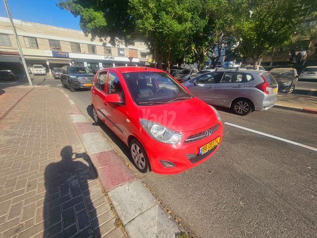 יונדאי i10