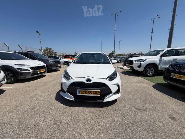 טויוטה יאריס