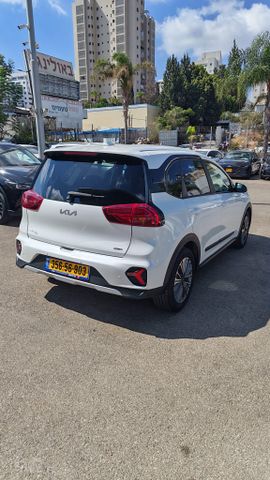 קיה נירו פלוס