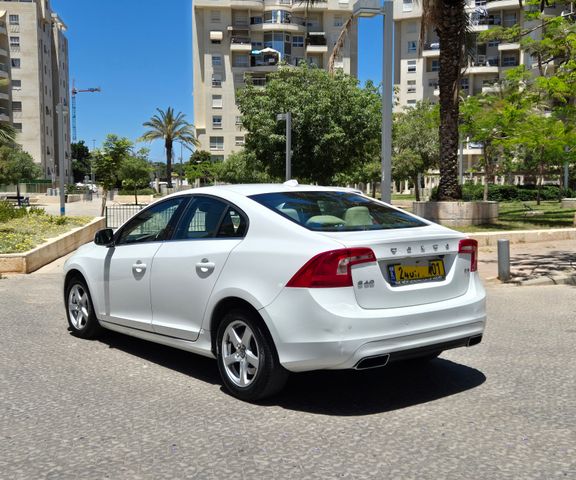 וולוו S60