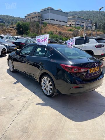 מאזדה 3