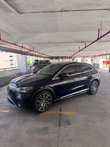 מרצדס-בנץ EQE SUV