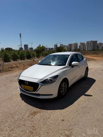מודעת רכב מאזדה 2
