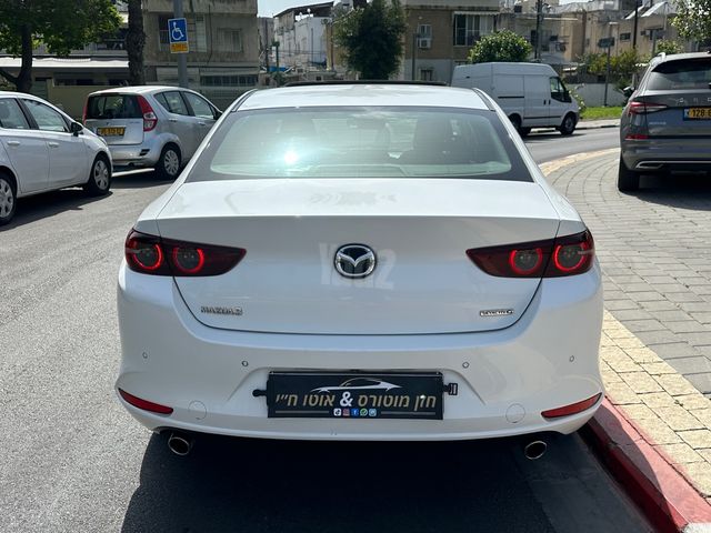 מאזדה 3