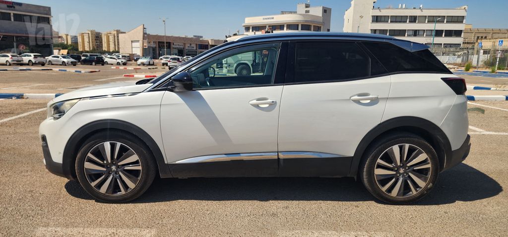 פיג'ו 3008