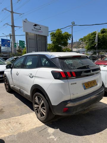 פיג'ו 3008