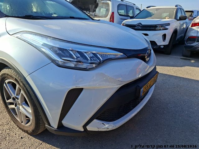 מודעת רכב טויוטה C-HR