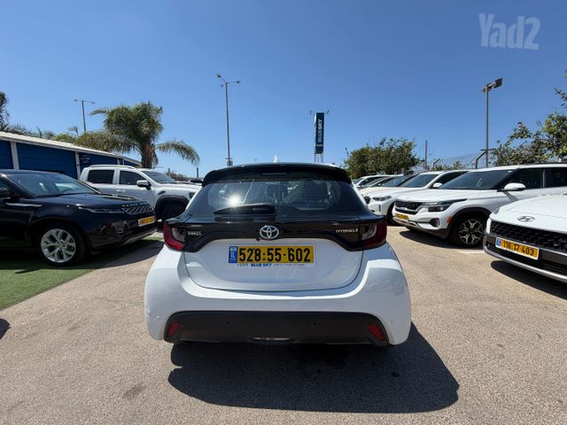 טויוטה יאריס