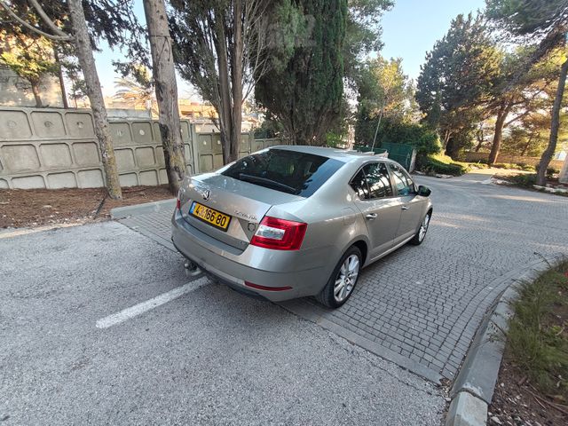 סקודה אוקטביה