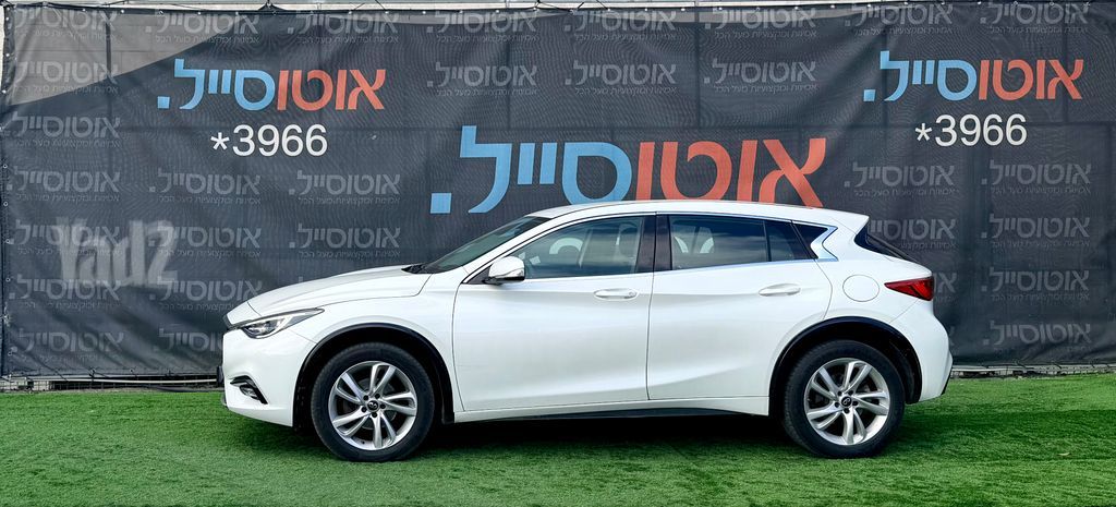 אינפיניטי Q30