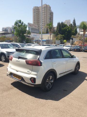 קיה נירו