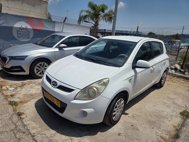יונדאי i20