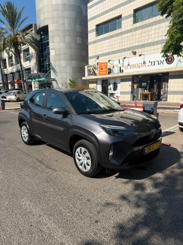 מודעת רכב טויוטה יאריס קרוס 1