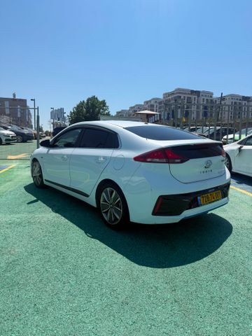 יונדאי איוניק