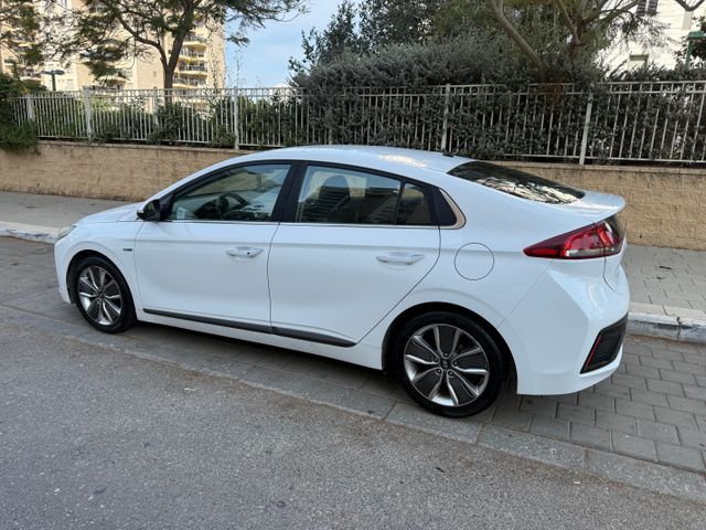יונדאי איוניק
