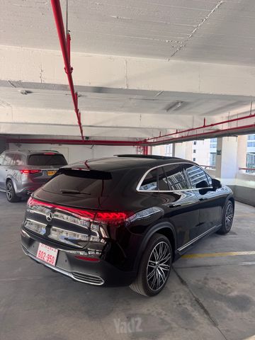 מרצדס-בנץ EQE SUV