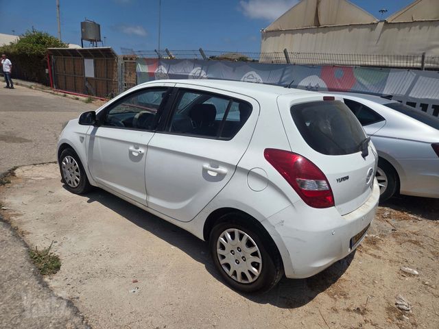 יונדאי i20