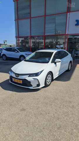 קורולה Active אוט׳ סדאן 4 דל 1.5 (125 כ״ס)