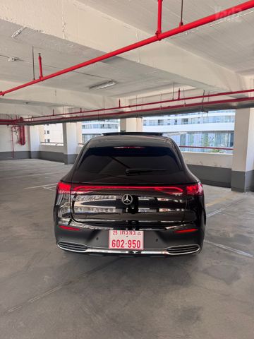 מרצדס-בנץ EQE SUV