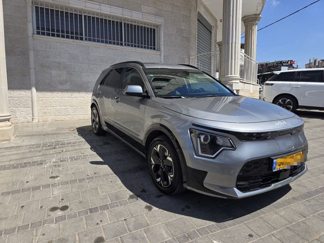 קיה נירו