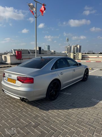 אאודי S8