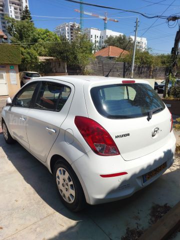יונדאי i20