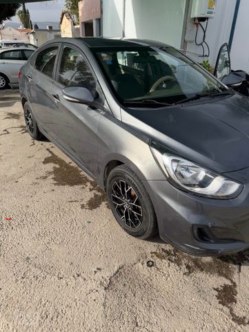 יונדאי אקסנט i25