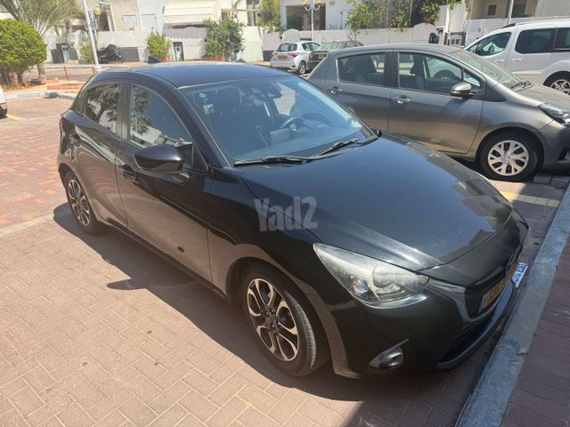 מודעת רכב מאזדה 2