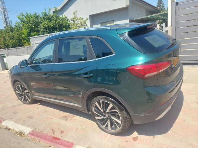 מודעת רכב אם ג'י ZS