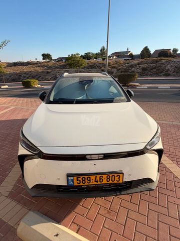 מודעת רכב ג׳ילי Geometry C