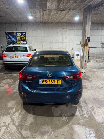 מודעת רכב מאזדה 3